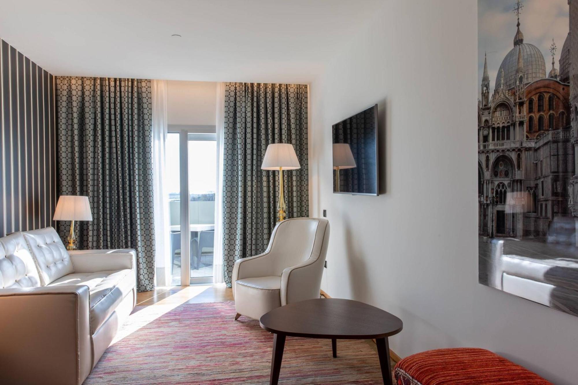 Courtyard By Marriott Venice Airport Tessera Eksteriør billede